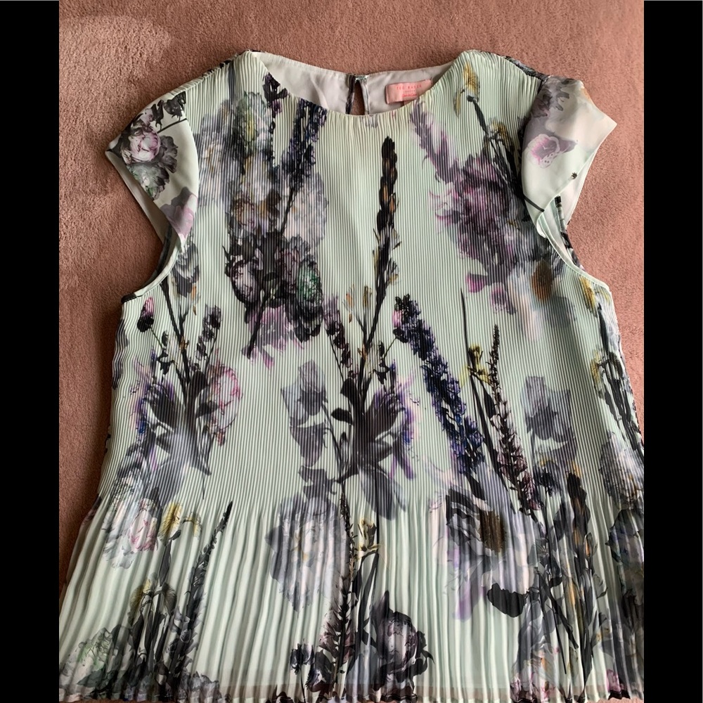 🦋Ted Baker Floral Blouse🦋